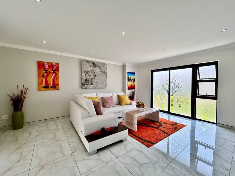 5 Bedroom Property for Sale in Xanadu North West